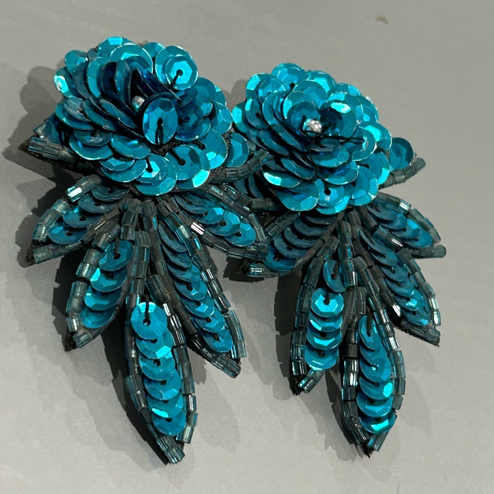 Turquoise Sequin Hand made vintage pierced earring new ( reduced) - Picture 10 of 16